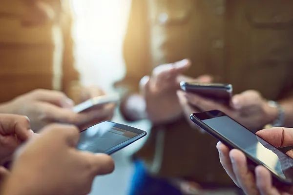 短信群发广告短信群发平台_客户维护短信温馨短信_殡仪馆群发温馨短信