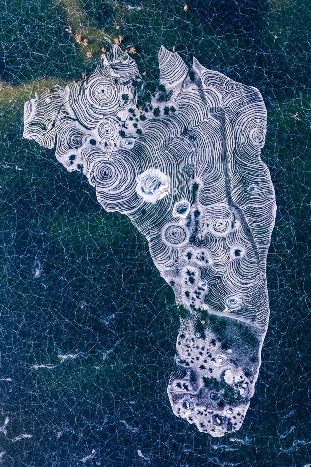 雨后天空出现龙_暴雨后出现龙_新疆沙漠雨后出现一张“狐狸脸”