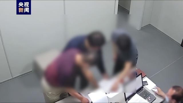 唐山打人案主犯陈某志被讯问视频首次曝光，总台记者独家采访案件侦办经过