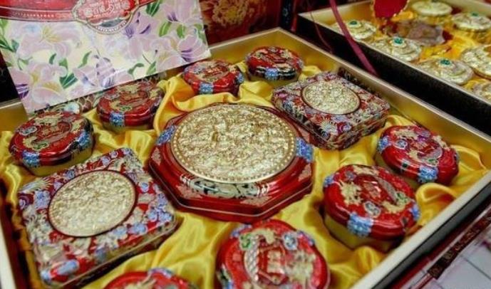 出哈根达斯雅韵月恋花语月饼冰淇淋券两张_新汉兰达还加价吗_天价月饼出加价新招