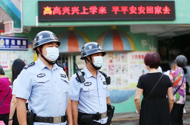 爸爸将一年级女儿送错学校_女儿送爸爸皮带好吗_爸爸可以送女儿玫瑰吗