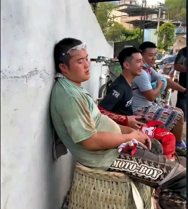 直播带货骗局_重庆龙麻子拒绝直播带货_直播带货对我国经济的影响