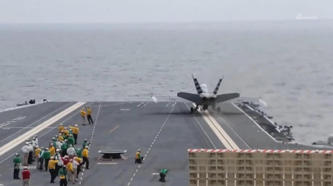 中国海军三舰客亮相_海军衡水舰 cjdby_中国舰保护巴基斯坦海军回家