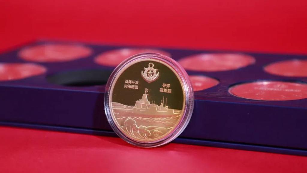 中国海军三舰客亮相_海军上舰与不上舰区別_海军兰州舰