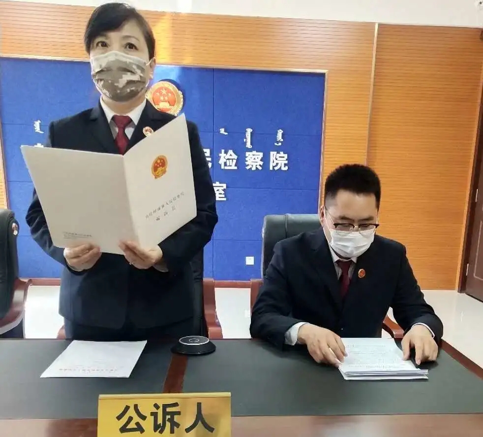 男子打伤猥亵女儿者 检察院不起诉_福州男子公交猥亵女乘客_女子棒打猥亵女儿男子被免予刑罚