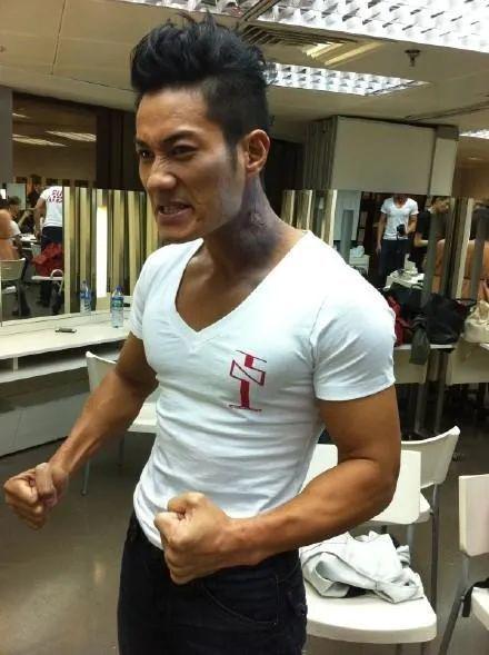 泰安警方发布案情通报_深圳警方通报港星黄竣锋餐厅遇袭_湖南洞口警方通报