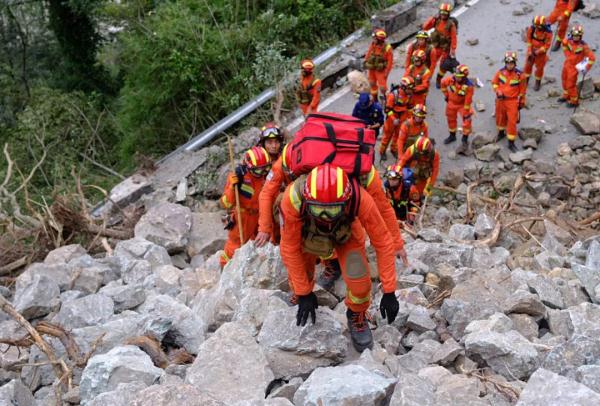 河南强降雨已致56人遇难5人失踪_四川冕宁特大暴雨已致16人遇难_四川泸定6.8级地震已致7人遇难