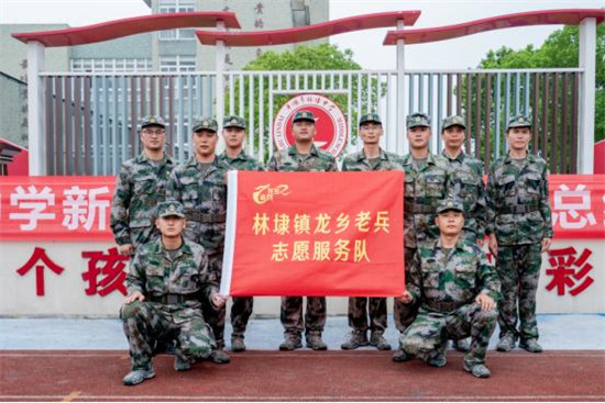 平湖林埭镇：退役“橄榄绿”进校园 助力美丽城镇新生军训