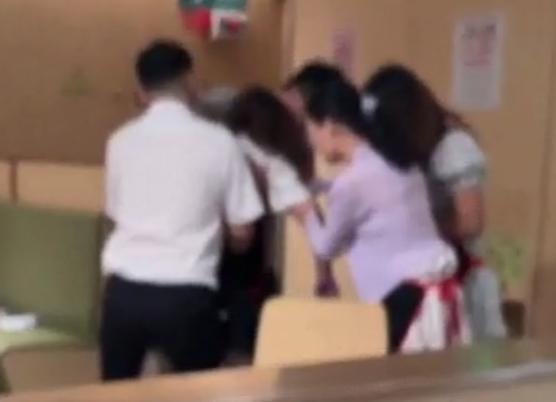 海底捞回应门店筷子检出大肠菌群_张勇回应海底捞不好吃_海底捞回应顾客身亡