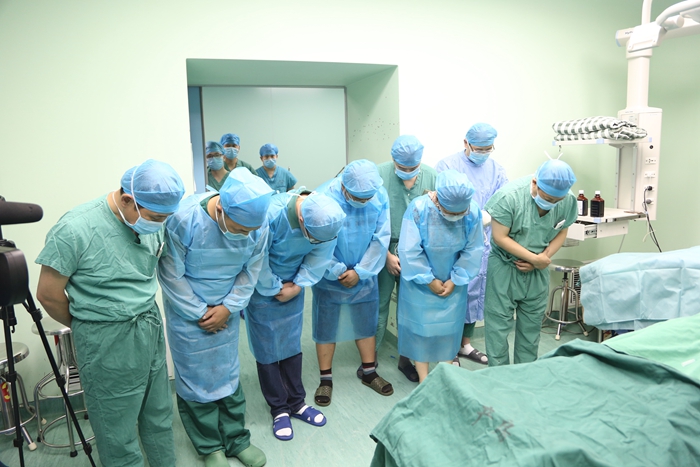 18岁女生离世 捐器官让5人获新生_离世捐器官_高中生患病离世 捐器官救治5人