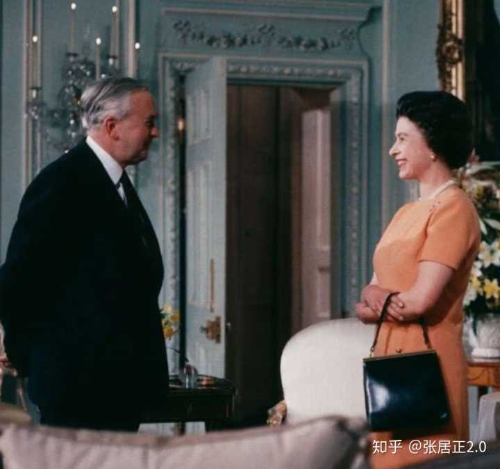 英首相在会议期间讨论女王病情_会议讨论 英语_会议讨论记录怎么写