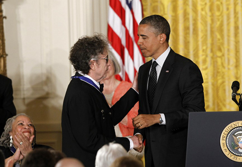 连续四年获艾美奖的电视剧_奥巴马获艾美奖_获艾美奖的美剧