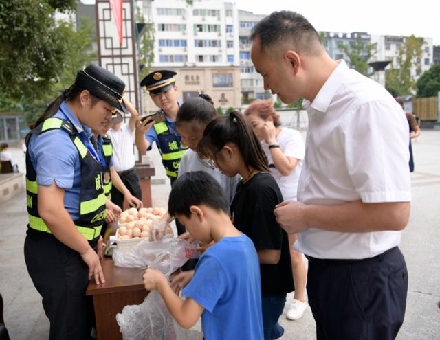 安徽潜山一两烟头可换一斤鸡蛋_安徽安庆潜山户口本查询_安徽安庆潜山新闻