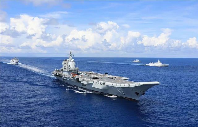 山东舰航母编队训练画面来了_国产航母山东舰_新航母为什么山东舰