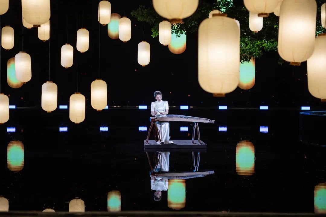 央视中秋晚会官宣_2014年央视中秋戏曲晚会_央视禁播晚会晚会