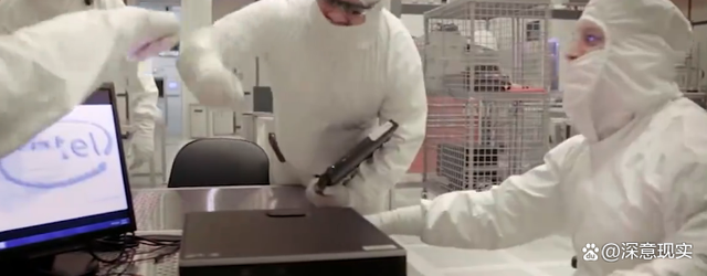 罗永浩为微商站台_拜登为英特尔工厂开工站台 又提中国_工厂今天开工 英文