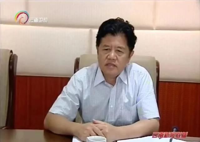 8天5“虎”被逮捕 通报曾现罕见之处_实拍广西现5个罕见大型天坑_青岛现罕见白色海参