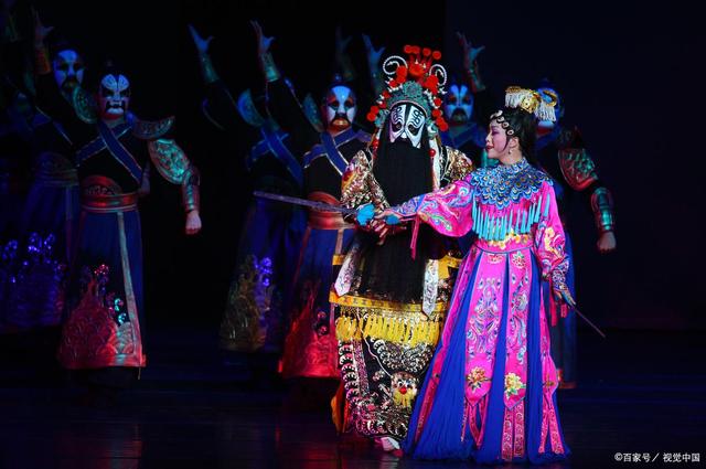 李玉刚把李白的诗唱成了歌_李玉刚的歌怎么唱_白居易写的诗唱成歌