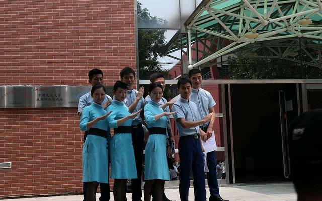 流量主粉丝低于5000后_50城房价低于5000元_超六成专科生月薪低于5000元