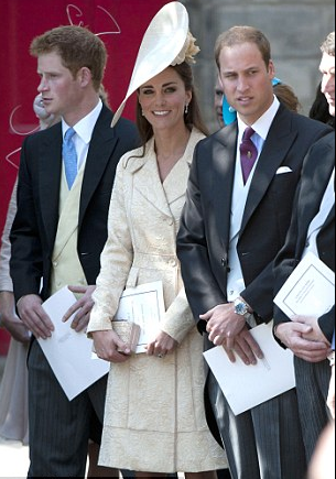 威廉凯特和哈里梅根久违同框_女王喜欢威廉还是哈里_哈里和梅根夫妇宣布弃用社交媒体