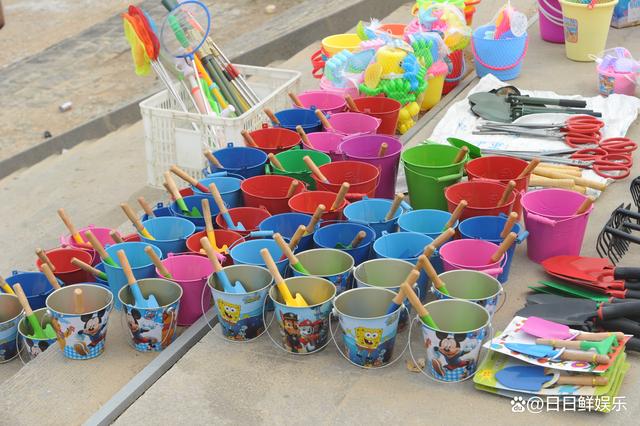 台风过后青岛海滩上尽是海鲜_三军过后尽开颜的三军_三军过后尽开颜