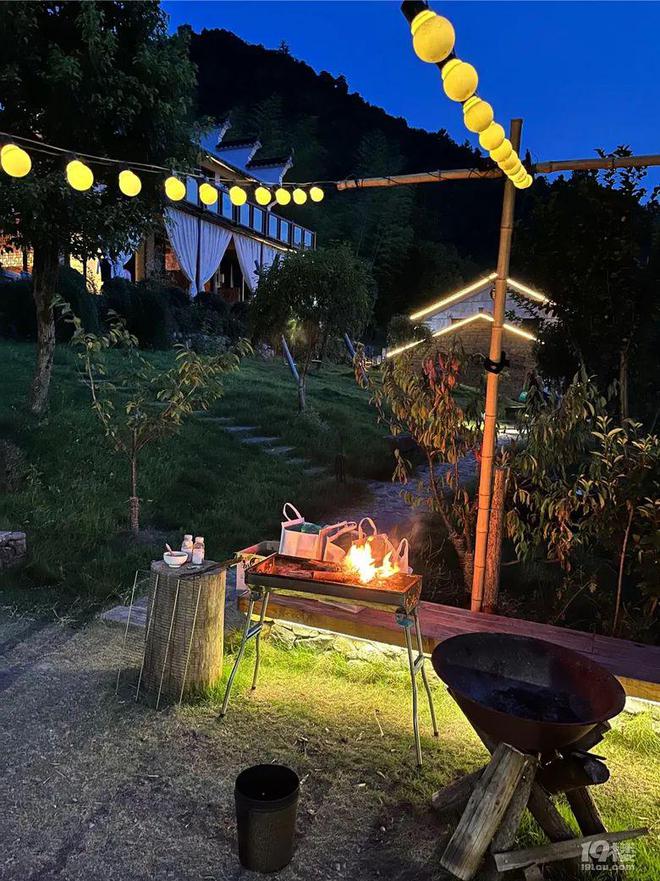 用毛线织手机袋挂包_毛线用网格织地毯视频_爸爸用毛线织蛋糕