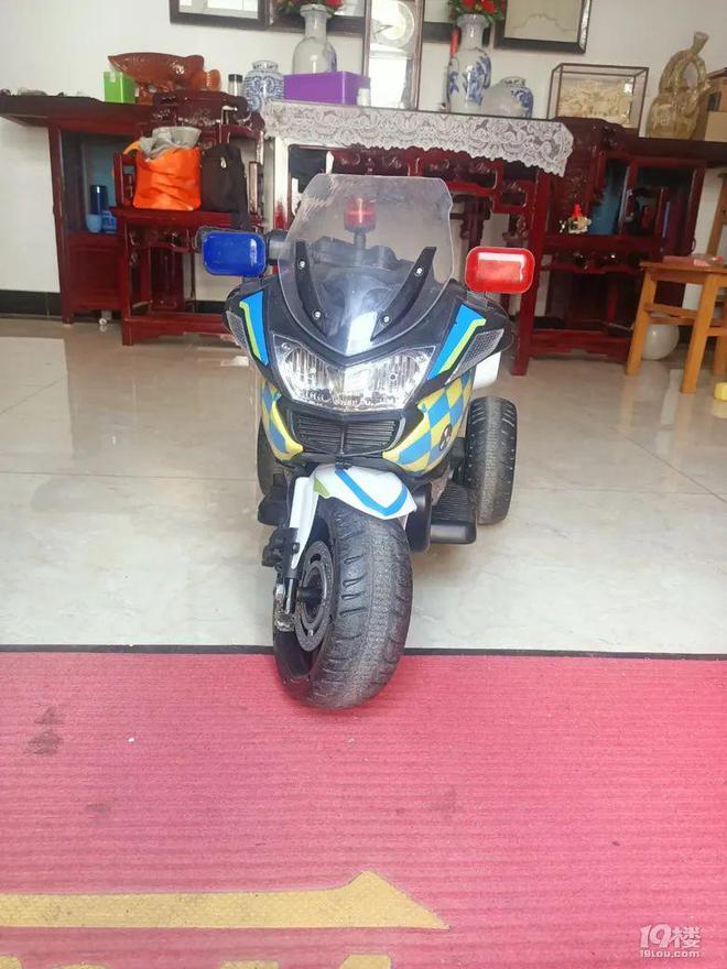 毛线用网格织地毯视频_爸爸用毛线织蛋糕_用毛线织手机袋挂包