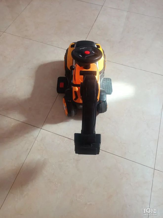 用毛线织手机袋挂包_毛线用网格织地毯视频_爸爸用毛线织蛋糕