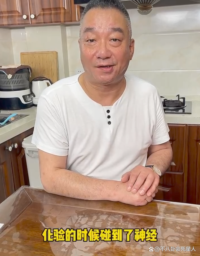 乔任梁死亡现场很凄惨_陈意涵乔任梁吻戏视频_陈乔恩和丈夫到现场祭拜乔任梁