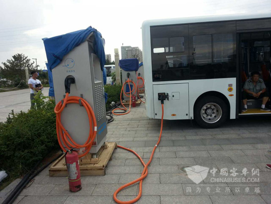 拜登推介电动汽车:配图是燃油车_电动三轮改装燃油步骤_纯电动suv车汽车排名