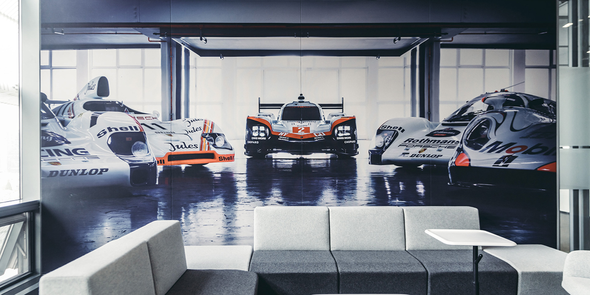 警方回应保时捷_李裕杰死因警方回应_警方回应保时捷起火门打不开