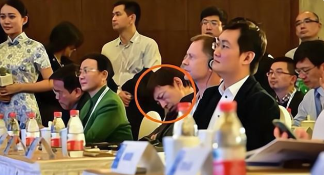 八年级上册物理配套练习册答案人教版_张朝阳出物理题考网友仅一人答出_练闯考九年级上册物理答案人教版