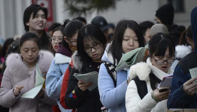 海天考研张雪峰_张雪峰：考研头铁的人很多_张雪峰考研讲座