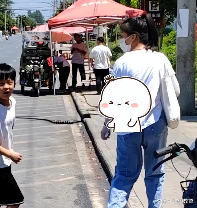 梦见陌生男孩喜欢我_8岁男孩认错妈 跟陌生女孩走5分钟_给女孩认错短信