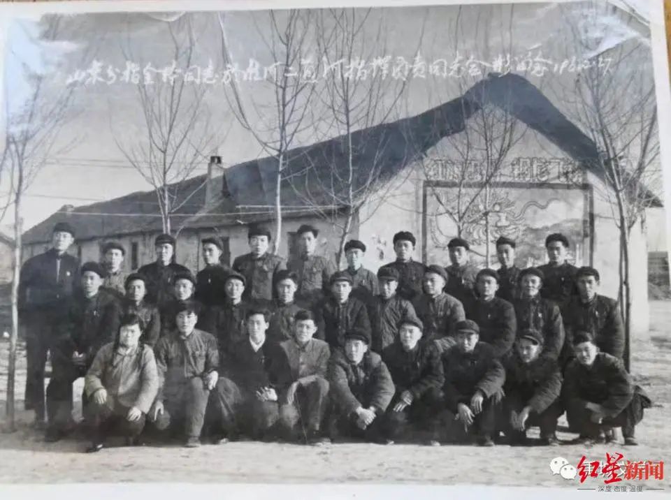 父亲陪女摆摊遭围殴_县长老婆 美国 遭枪击_《我的县长父亲》获奖信息遭删除