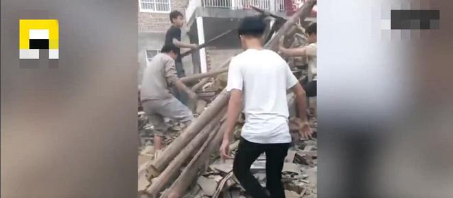 建筑倒塌 孟加拉国_伊朗一栋建筑着火倒塌_台湾一小学大片建筑倒塌 满地碎石