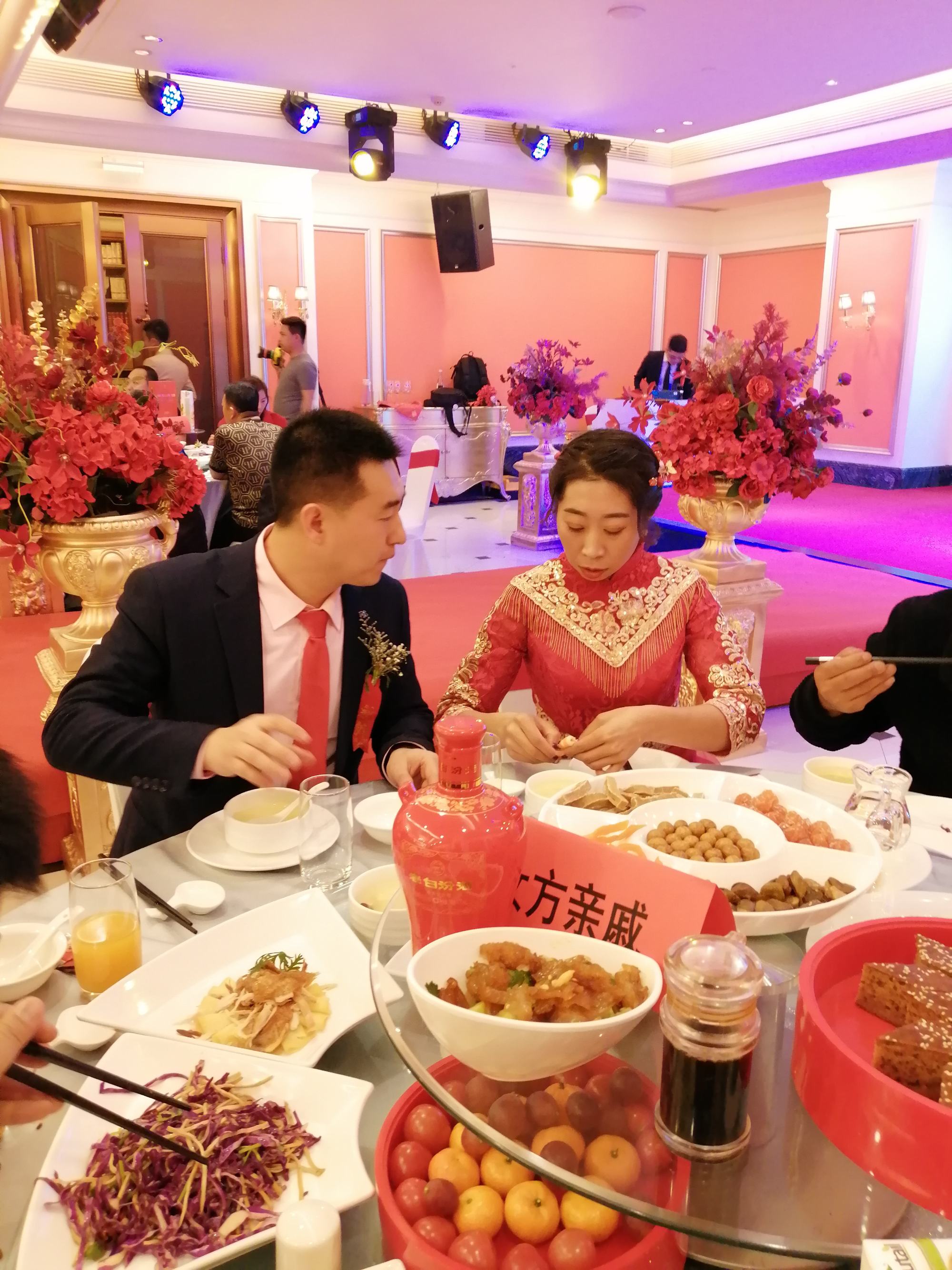 司仪主持完婚礼上桌吃饭被扣尾款_司仪主持_婚庆司仪主持词