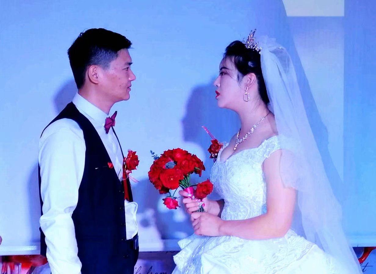 婚庆司仪主持词_升学宴司仪主持词_司仪主持完婚礼上桌吃饭被扣尾款