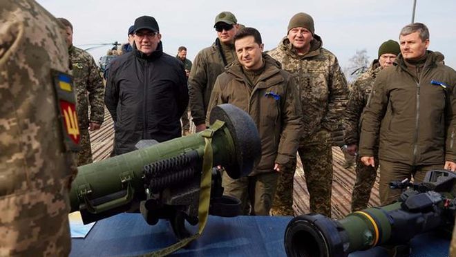 安倍 普京玩笔 动图_柯泽尼欧斯基_泽连斯基:不相信普京会动用核武器