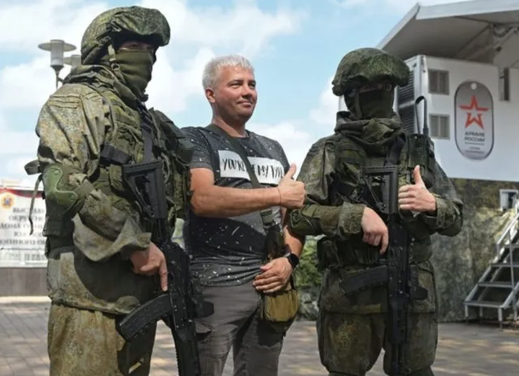 阳谷华泰工资每月多少_公务员每月房帖 2700_俄军征兵：最低工资每月2700美元