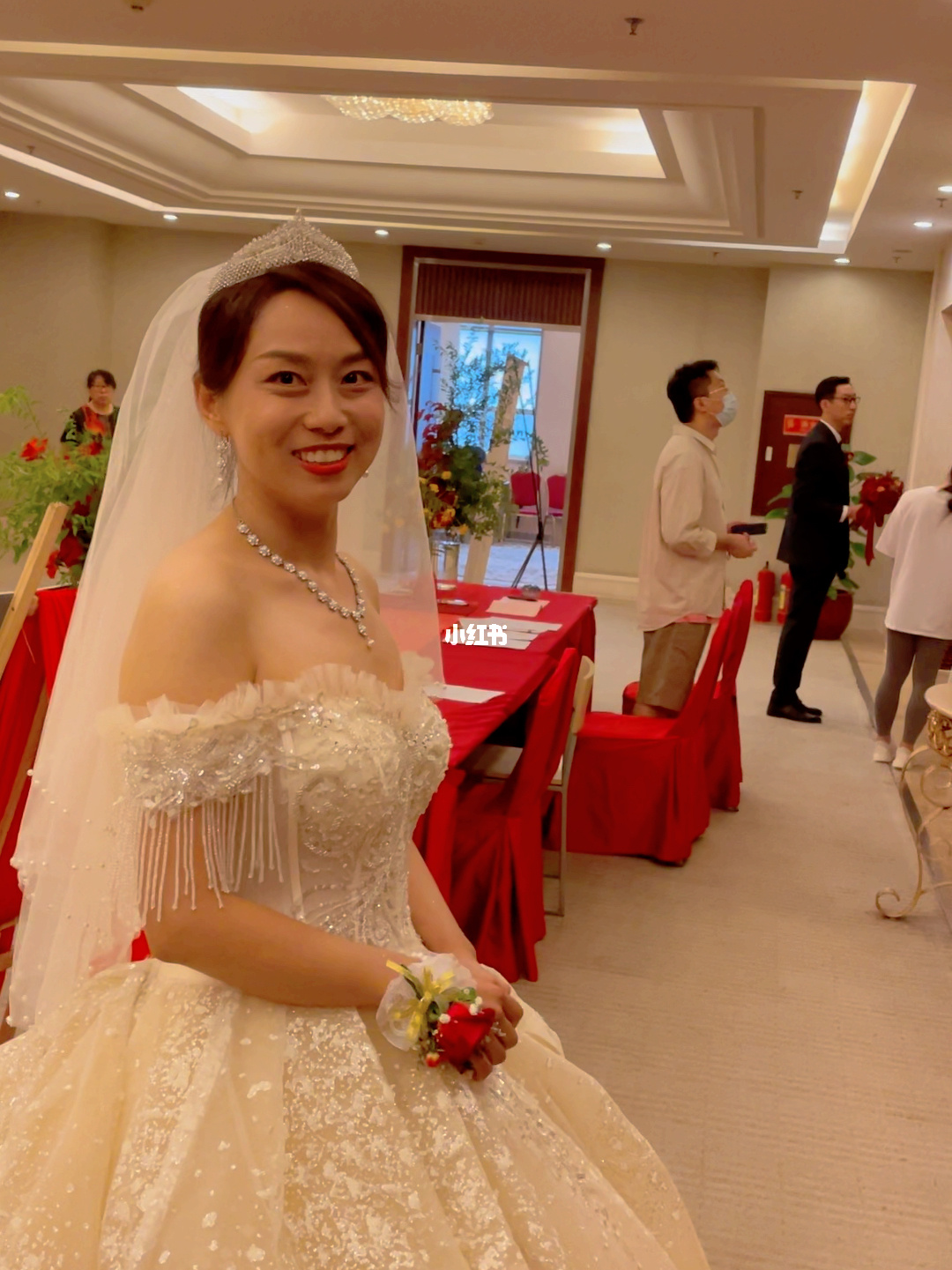 北京婚礼主持司仪_yy司仪主持词_司仪主持完婚礼上桌吃饭被扣尾款