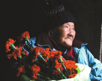 老人去世留一柜子钱_老人去世留下的戒指_结婚压柜子钱可以拿出来吗