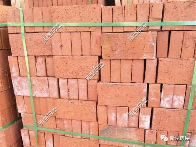 官方回应居委会发通告严禁居民上坟_鸡蛋用手捏不碎作文_居民自建房红砖一捏就碎?官方回应