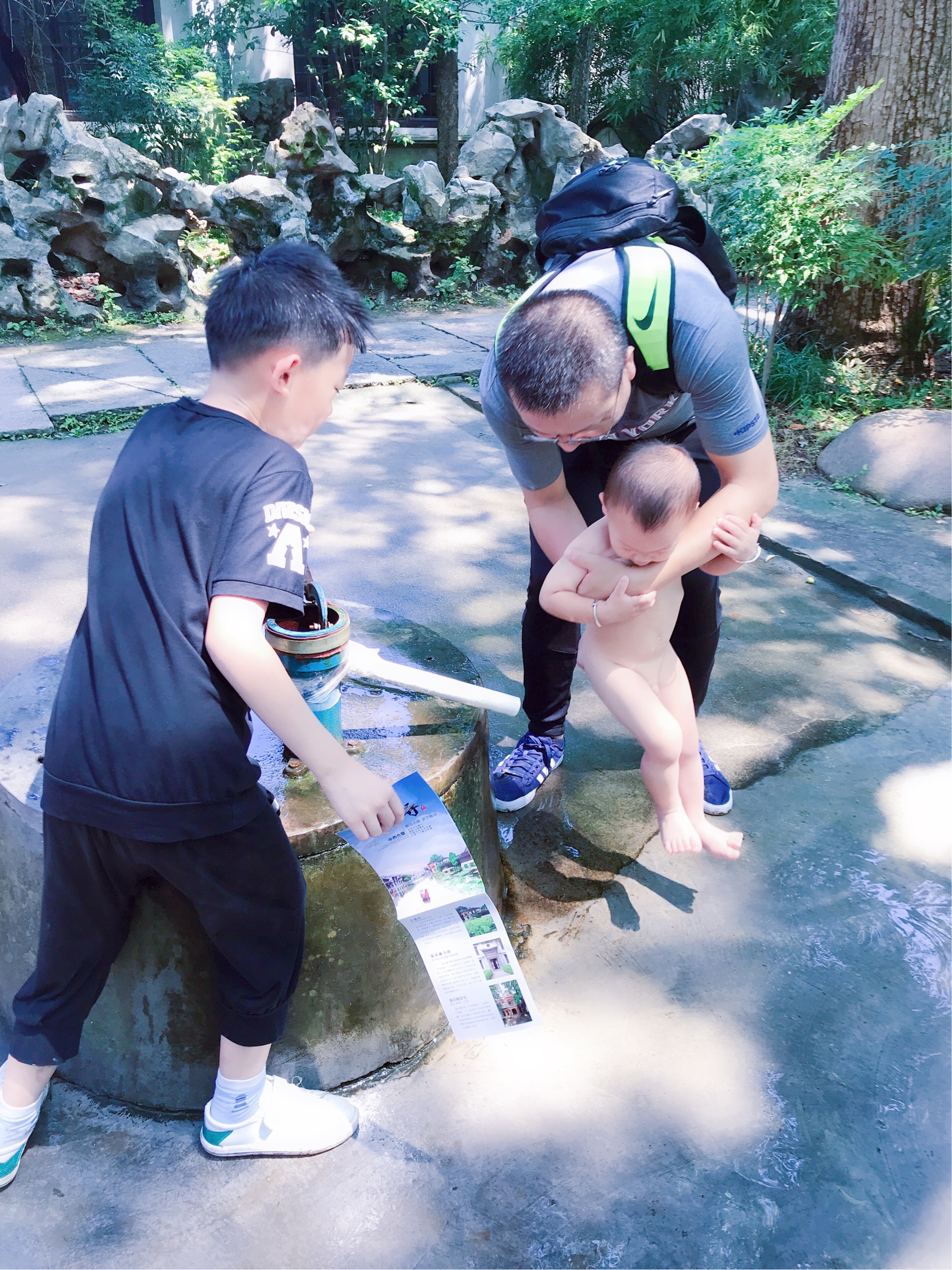 洗澡去世留8个孩子_新娘在婚礼留座位给去世儿子_再婚老伴去世后所留遗产归谁