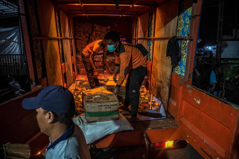 罗马爆发大规模抗议_纽约爆发抗议_英国伦敦南部爆发大规模抗议