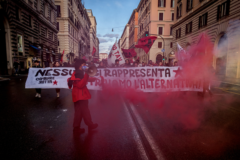 罗马爆发大规模抗议_英国伦敦南部爆发大规模抗议_纽约爆发抗议