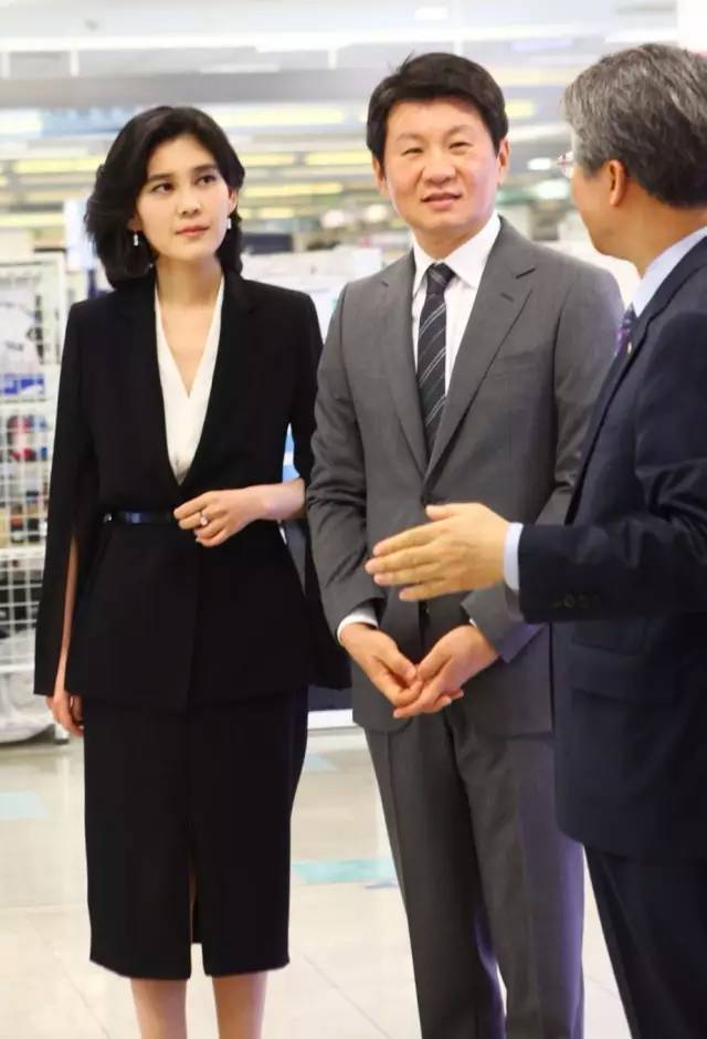 三星电子首位女总裁_男穿女之强女玩总裁下载_【男穿女】之强女玩总裁