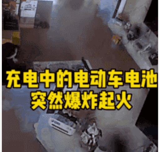 将妻子送出火场再救儿子时父子俩遇难_消防员火场救_救丈夫冲进火场