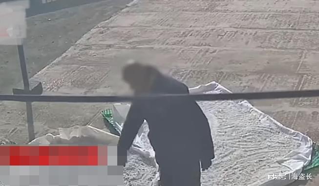 女婴疑遭5旬男子性侵_男子称自家晾晒藕粉疑遭邻居撒农药_我的邻居很腹黑 撒空空 小说