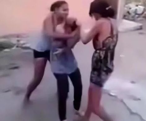 远嫁非洲女孩回应_香港女孩回应孔庆东_拍摄者回应编造女孩考上清华